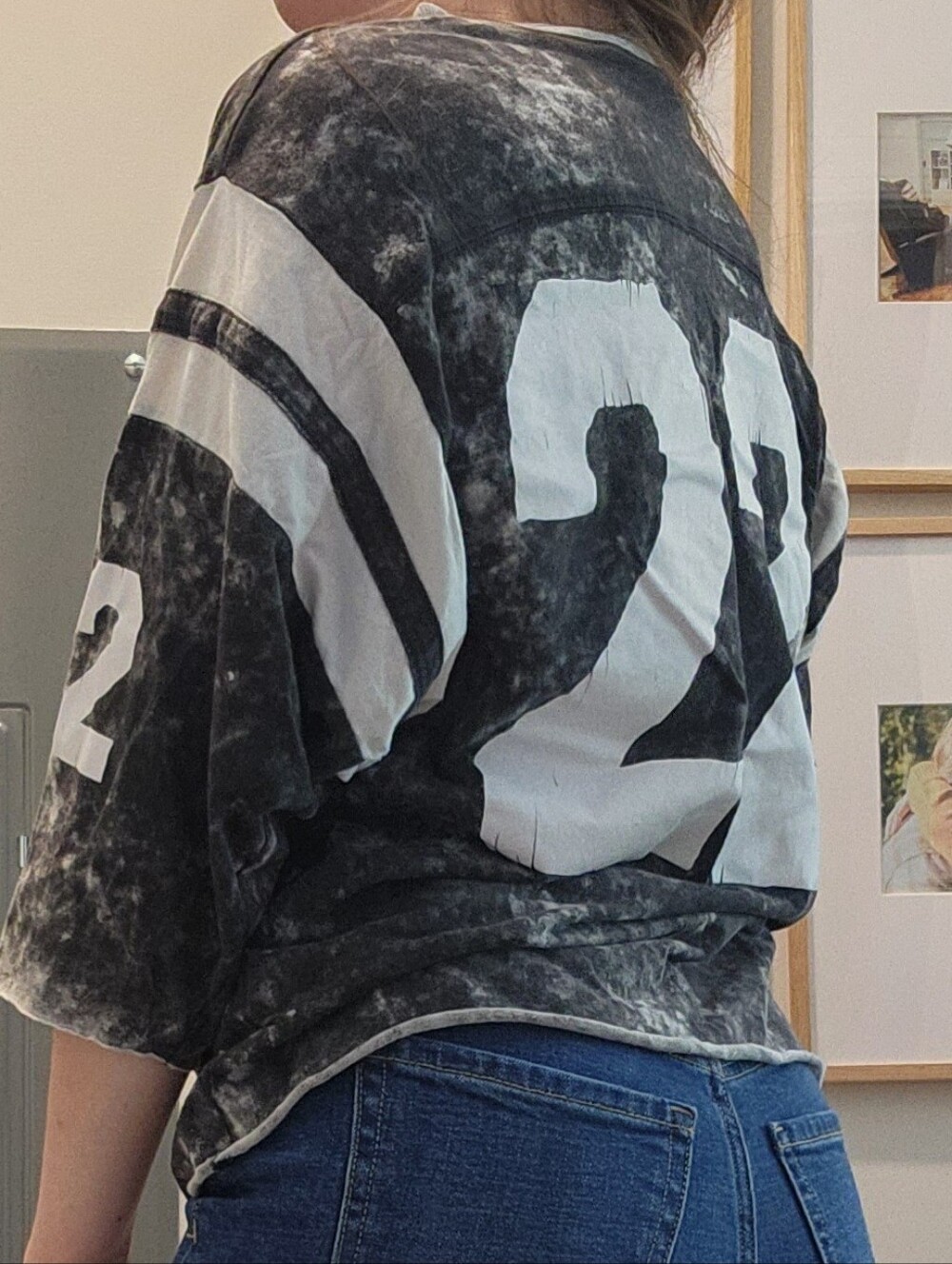 90s Grunge Acid Washed Black Graphic Jersey Style Cotton Tee with White '22' - Picture 2 of 8